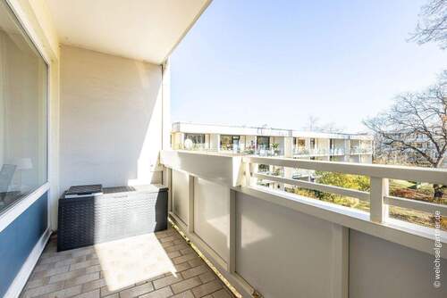 Balkon mit Blick ins Grüne - 