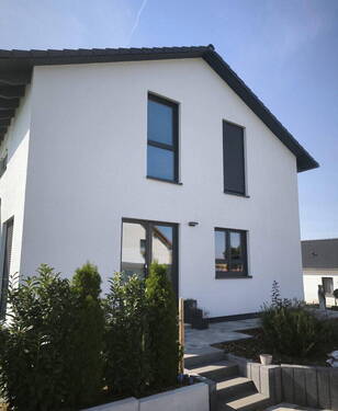 Ostseite - 5 Zimmer Einfamilienhaus zum Kaufen in Landolfshausen