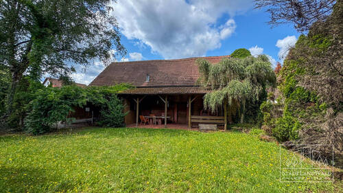 Garten mit Blick auf Scheune - 