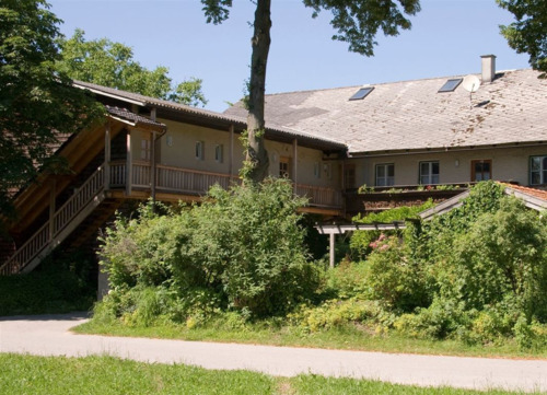 Anwesen - 2 Zimmer Mehrfamilienhaus, Wohnhaus zum Kaufen in Burghausen