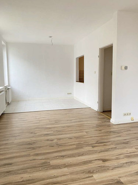 Erdgeschoss - Mehrfamilienhaus, Wohnhaus in Lübeck