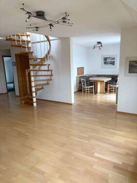 Blick zum Esszimmer - Etagenwohnung mit 108,00 m&sup2; in Reutlingen zum Kaufen