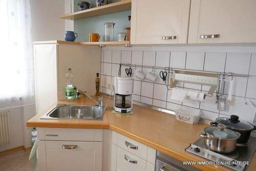 gepflegte Einbauküche mit Markengeräten - 