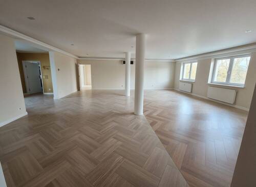 Wohnzimmer [Erdgeschoss] - Mehrfamilienhaus, Wohnhaus mit 380,00 m&sup2; in Blankenfelde-Mahlow zum Kaufen