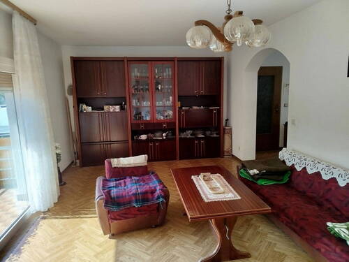 Wohnen OG - 9 Zimmer Doppelhaushälfte in Stockstadt am Main