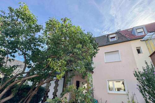 Titelbild - Dreifamilienhaus in Nürnberg - Gestaltungspotenzial inklusive! Toplage in Nürnberg Zerzabelshof!
