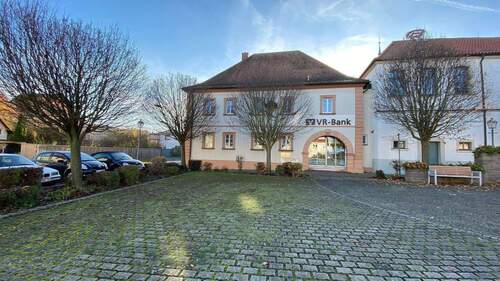 Marktplatzlage.jpeg - Mehrfamilienhaus, Wohnhaus zum Kaufen in Geldersheim