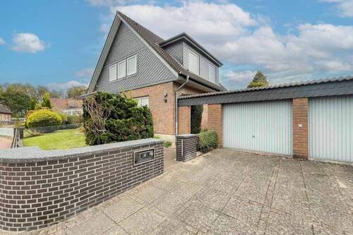 Außen_seitlich - 7 Zimmer Einfamilienhaus zum Kaufen in Lauenburg/Elbe