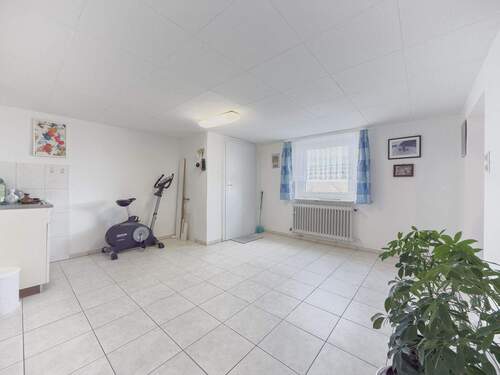 19 UG Zimmer 1 - Einliegerwohnung - 