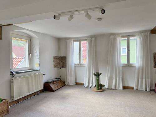 Zimmer 2 OG - Einfamilienhaus mit 185,00 m&sup2; in Röttingen zum Kaufen
