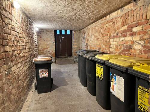 Stellplatz für die Mülltonnen - 