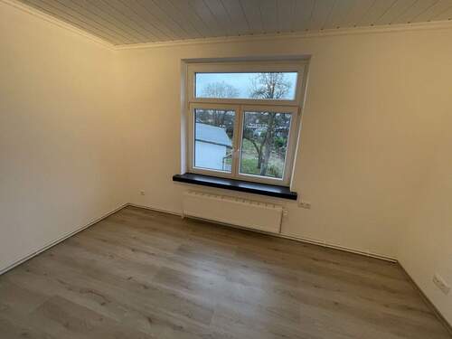 Zimmer - Etagenwohnung mit 12,00 m² in Neumünster zur Miete