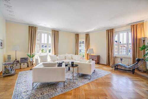 Großzügiger Wohnbereich. - 4 Zimmer Etagenwohnung zum Kaufen in München