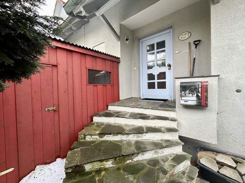 Eingangsbereich - Doppelhaushälfte mit 124,00 m&sup2; in Pommersfelden zum Kaufen