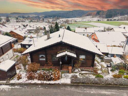 Titel - 5 Zimmer Einfamilienhaus in Grafenau