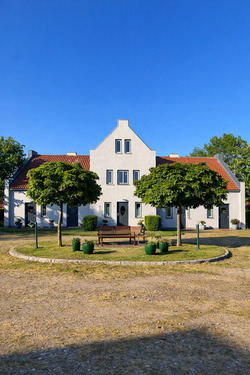 Hausansicht - Ferienhaus am Schaalsee mit Terrasse, Garten und Stellplatz