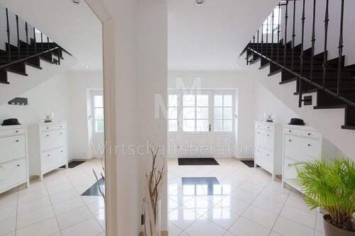 Eingangsbereich - Ein Traumhaus auf einem parkähnlichen Grundstück