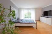 Schlafzimmer mit Ankleide - 
