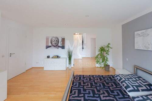 Schlafzimmer mit Ankleide - 