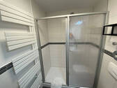 wannengroße Dusche mit flacher Duschtasse - 