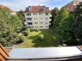 Ausblick Wohnen Richtung Vorderhaus - 
