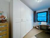 Arbeits- oder Kinderzimmer - 