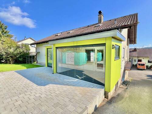 Bild 1 - Attraktives Einfamilienhaus mit Einliegerwohnung in Lienheim (Hohentengen am Hochrhein)