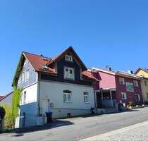 Herrliche Aussicht - Tolles Wohnhaus mit zwei Einheiten in Sonneberg - Carport inklusive