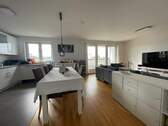 offener Wohn-Essbereich mit Küche - 2 Zimmer Etagenwohnung zur Miete in Henstedt-Ulzburg