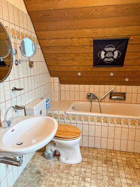 Bad im Dachgeschoss - 