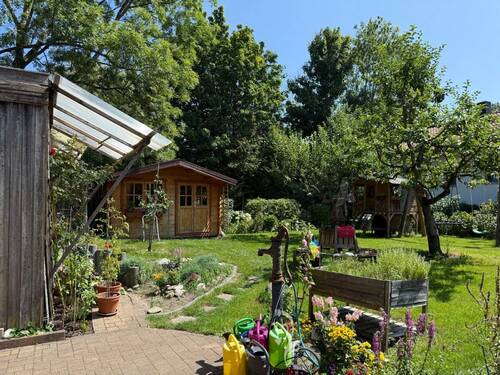 Terrasse mit sonnigem Garten - 6 Zimmer Doppelhaushälfte in Icking