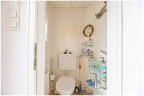 Gäste-WC - 4 Zimmer Doppelhaushälfte in Elmshorn