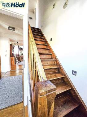 Holztreppe ins OG - 