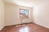 Weiteres Schlafzimmer mit viel Lichteinfall - 