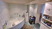 Bad mit Wanne und Zugang Erdgeschoss - 