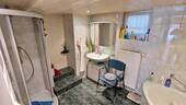 Bad mit Dusche - 