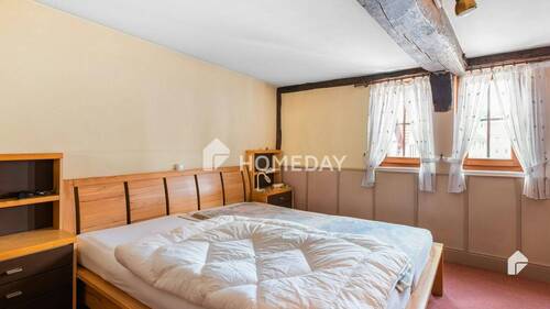 1. OG Schlafzimmer 1 - 