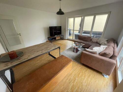 Wohnzimmer - Helle 3,5 Zimmer Erdgeschosswohnung mit Terrasse - PROVISIONSFREI