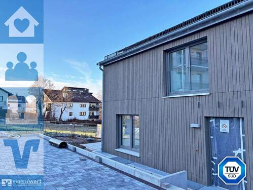 Außenansicht der Fassade - Baustand November 2025 - Nachhaltiges Wohnen in Markt Schwaben - Qualität mit Siegel