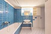 Wannenbad mit WC - 