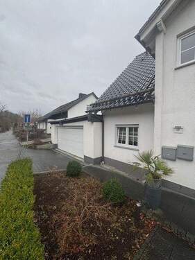 Frontansicht mit Garage - Einfamilienhaus mit 270,00 m&sup2; in Herscheid zum Kaufen