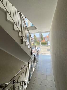 Treppenhaus 1.OG - Terrassenwohnung mit 102,90 m² in Bremerhaven zur Miete