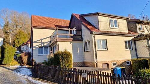 Reihenendhaus Außen - Reihenendhaus in idyllischer Lage.