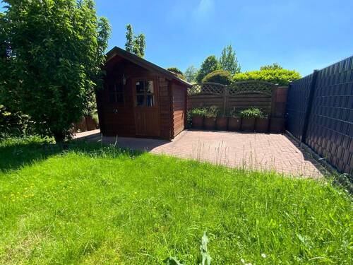 Gartenhaus mit Terrasse - 