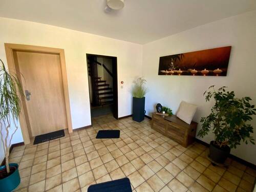 Hauseingang Diele und Treppenhaus - 