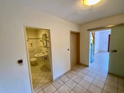 Eingangsbereich mit Garderobe - 