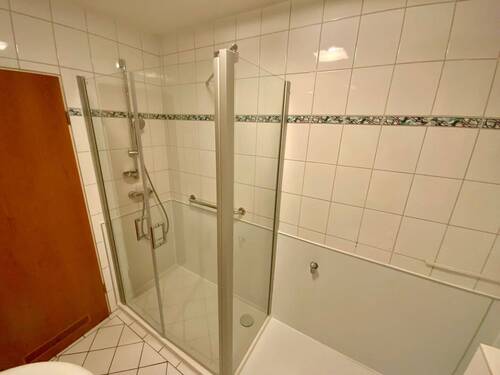 und Dusche - 