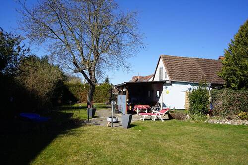 Gartengrundstück mit Nebengebäuden - 4 Zimmer Doppelhaushälfte in Braunschweig