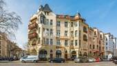 Außenansicht 5 - Frisch renoviert & bezugsfrei: 3,5-Zimmer-Wohnung mit Loggia & Aufzug im Jugendstilhaus