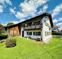 TRADITION - RESTAURIERUNG - DENKMALSCHUTZ - Wohnhaus mit landwirtschaftlichem Anbau in Lechbruck